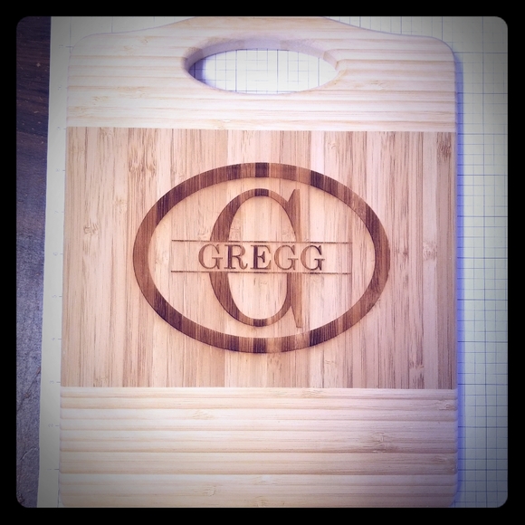 Wood cutting board - Picture 1 of 2